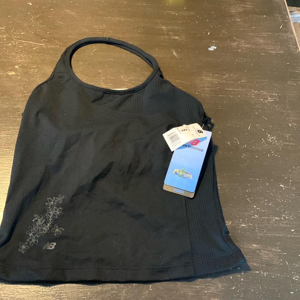 New‎ balance built in bra halter tank. NWT retail 50